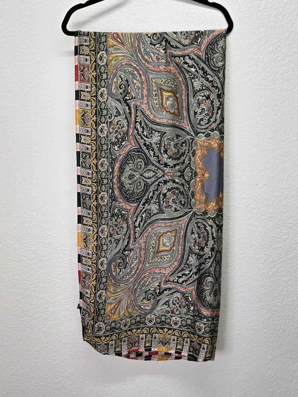VTG Rectangle Scarf Silk Feeling Paisley Medallion Boho Shawl Wrap Cream Satin